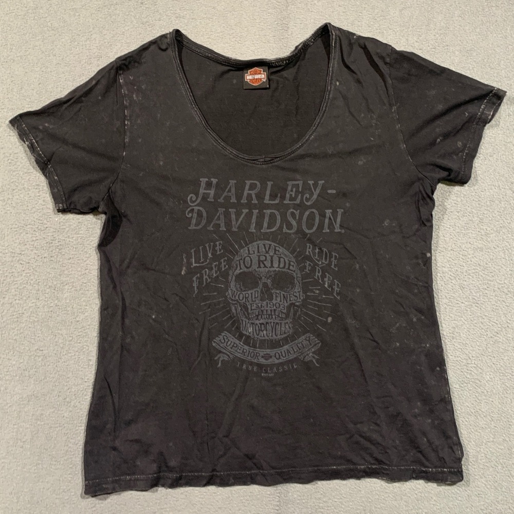 Harley-Davidson Womens  T-Shirt Black Skull Graphic Goth Grunge Bikercore‎